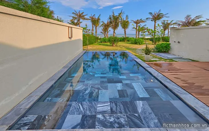 Pool Suite